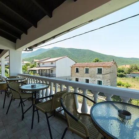 Maison Agistro Inn Ángistron