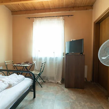 Inn Maison Agistro Ángistron