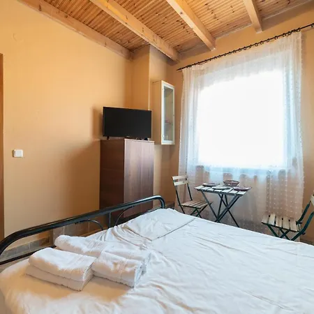 Maison Agistro Inn
